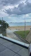No2 Sandy Bay , Luxury Beachfront Apartment