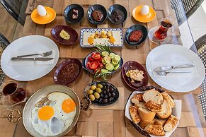 777 Alaçatı (+16 Adult Only)