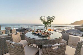 Comfy Room in a Seafront Villa