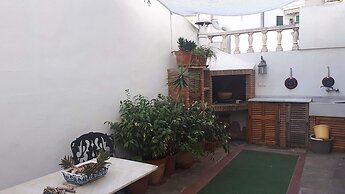 Quiet Single Room in Valencia, With Large Terrace for Pets