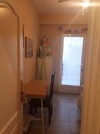 Quiet Single Room in Valencia, With Large Terrace for Pets