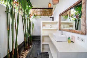 Tropical Designer Private Villa, 3br, Umalas