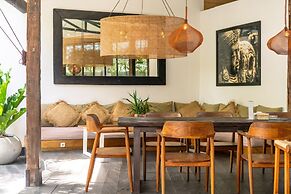 Tropical Designer Private Villa, 3br, Umalas