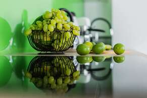 Modern Studios Stachowicza by Renters