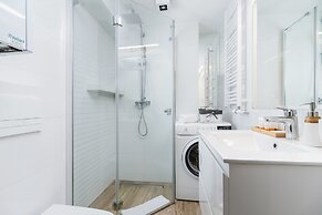 Modern Studios Stachowicza by Renters