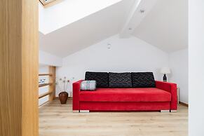 Modern Studios Stachowicza by Renters