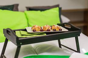 Modern Studios Stachowicza by Renters