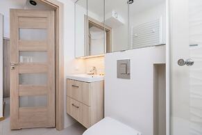 Modern Studios Stachowicza by Renters