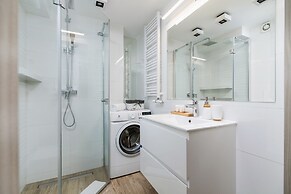 Modern Studios Stachowicza by Renters