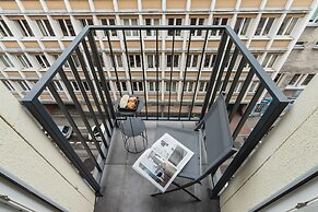 Modern Studios Stachowicza by Renters