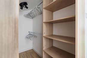 Modern Studios Stachowicza by Renters