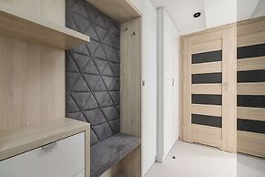 Modern Studios Stachowicza by Renters