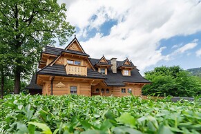 Zasypane House by Renters Prestige