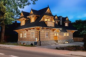 Zasypane House by Renters Prestige