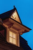 Zasypane House by Renters Prestige