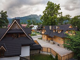 Zasypane House by Renters Prestige