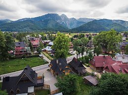 Zasypane House by Renters Prestige