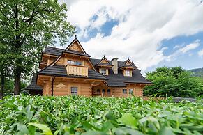 Zasypane House by Renters Prestige