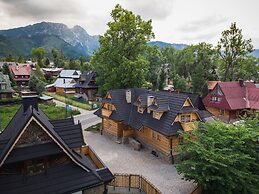 Zasypane House by Renters Prestige