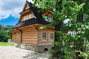 Zasypane House by Renters Prestige