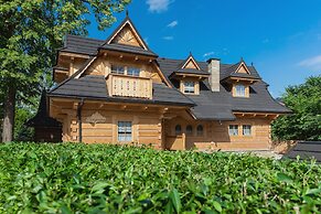 Zasypane House by Renters Prestige