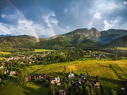 Zasypane House by Renters Prestige