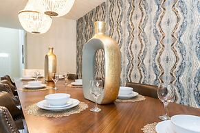 Perfect Location, Beautiful and Spacious 8BD Home, Free Waterpark! #8s