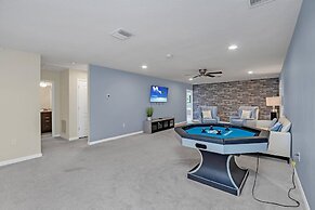 Perfect Location, Beautiful and Spacious 8BD Home, Free Waterpark! #8s
