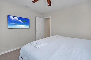 Perfect Location, Beautiful and Spacious 8BD Home, Free Waterpark! #8s