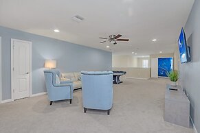 Perfect Location, Beautiful and Spacious 8BD Home, Free Waterpark! #8s