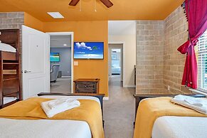 Perfect Location, Beautiful and Spacious 8BD Home, Free Waterpark! #8s