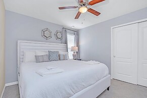 Perfect Location, Beautiful and Spacious 8BD Home, Free Waterpark! #8s