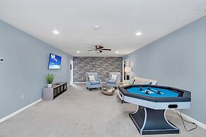 Perfect Location, Beautiful and Spacious 8BD Home, Free Waterpark! #8s