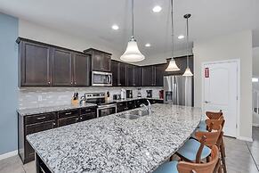 Perfect Location, Beautiful and Spacious 8BD Home, Free Waterpark! #8s