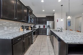 Perfect Location, Beautiful and Spacious 8BD Home, Free Waterpark! #8s