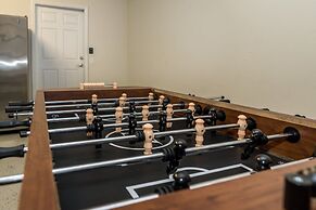 Perfect Location, Beautiful and Spacious 8BD Home, Free Waterpark! #8s