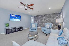 Perfect Location, Beautiful and Spacious 8BD Home, Free Waterpark! #8s