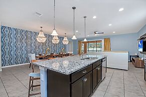 Perfect Location, Beautiful and Spacious 8BD Home, Free Waterpark! #8s