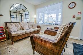 Island Manor Resort by VRHost