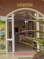 LA JOIE PLAZZA HOTEL