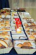 LA JOIE PLAZZA HOTEL