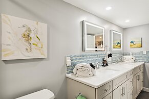 Surf Dweller 610 is a Stunning Gulf Front 2 BR - sleep 6 by RedAwning