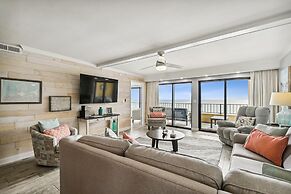 Surf Dweller 610 is a Stunning Gulf Front 2 BR - sleep 6 by RedAwning