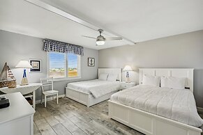 Surf Dweller 610 is a Stunning Gulf Front 2 BR - sleep 6 by RedAwning