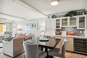 Surf Dweller 610 is a Stunning Gulf Front 2 BR - sleep 6 by RedAwning