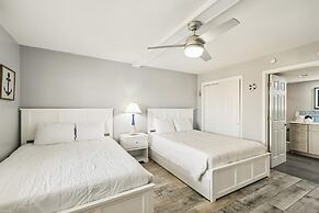 Surf Dweller 610 is a Stunning Gulf Front 2 BR - sleep 6 by RedAwning