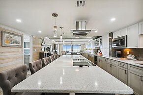 Surf Dweller 610 is a Stunning Gulf Front 2 BR - sleep 6 by RedAwning