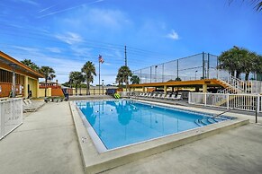 Surf Dweller 610 is a Stunning Gulf Front 2 BR - sleep 6 by RedAwning