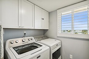 Surf Dweller 610 is a Stunning Gulf Front 2 BR - sleep 6 by RedAwning