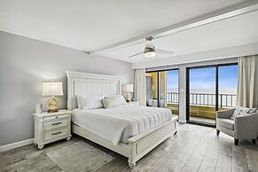 Surf Dweller 610 is a Stunning Gulf Front 2 BR - sleep 6 by RedAwning